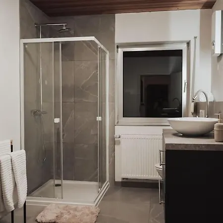 Charmantes & Offenes 拉姆斯泰因-米森巴赫